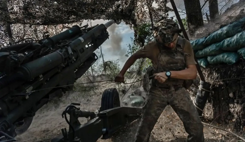 «M777 лучше, чем САУ»: представитель Украины потребовала от Запада поставок «простых механических конструкций»